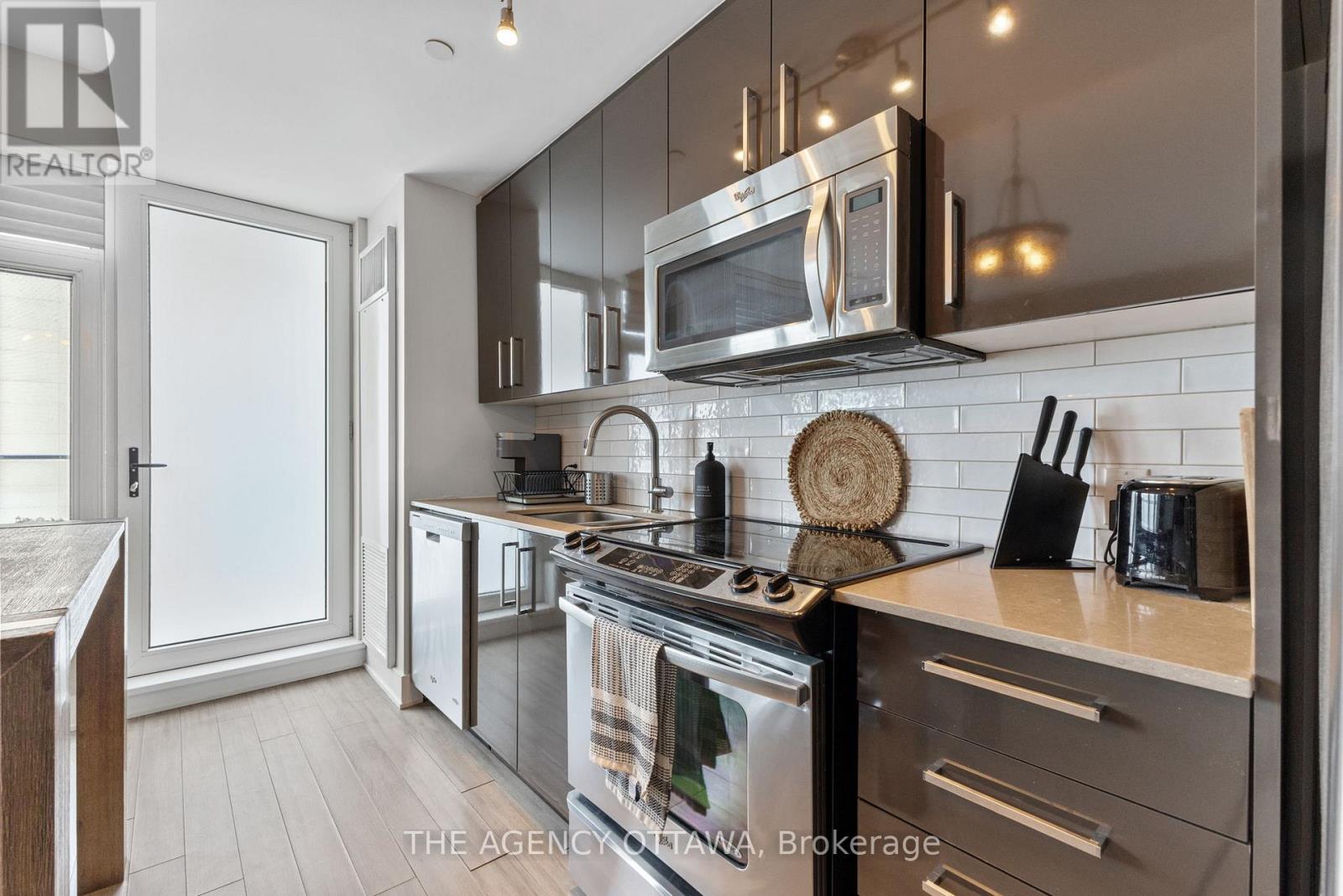 406 - 118 Holmwood Avenue, Ottawa, Ontario  K1S 5J5 - Photo 16 - X12497052