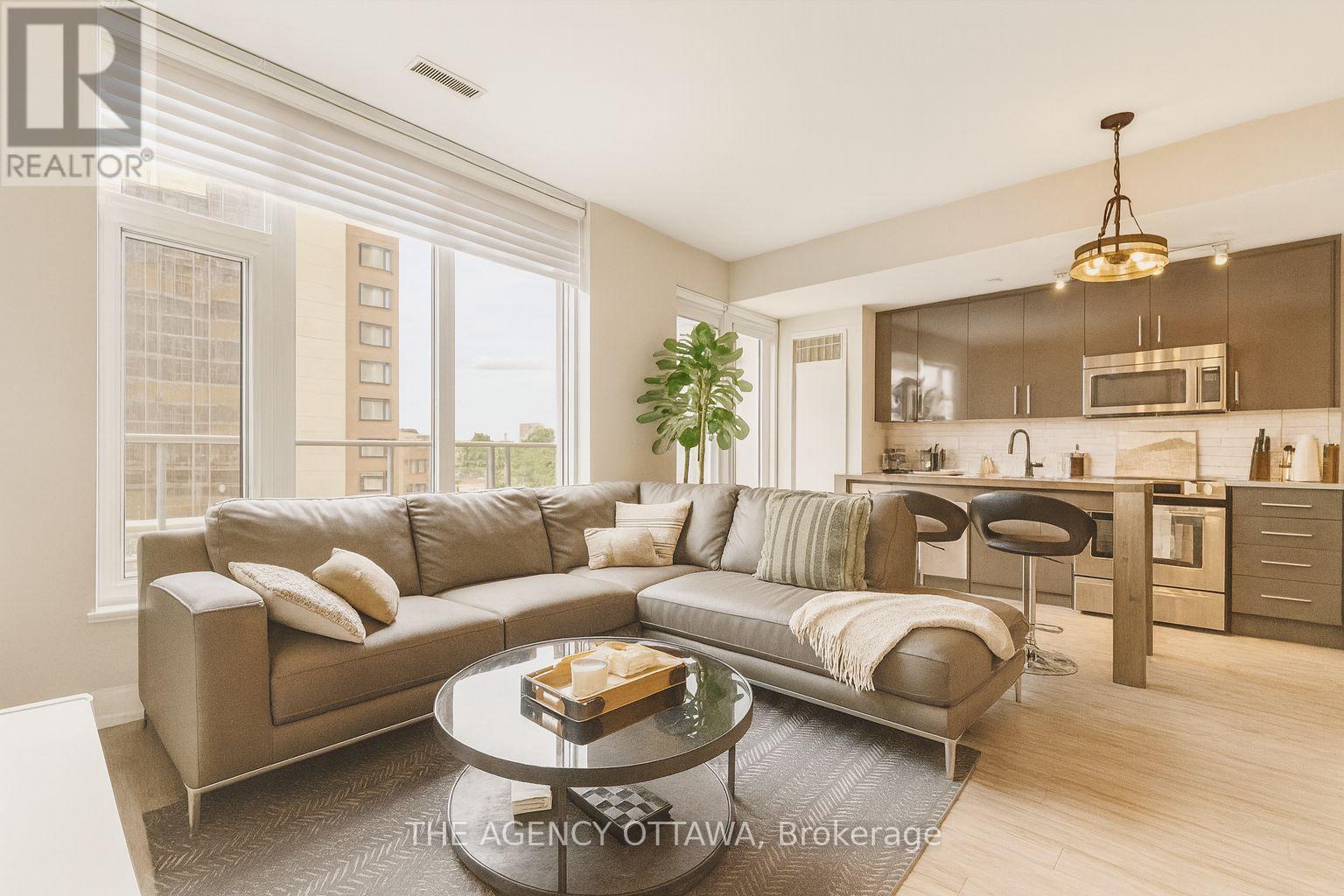 406 - 118 Holmwood Avenue, Ottawa, Ontario  K1S 5J5 - Photo 4 - X12497052