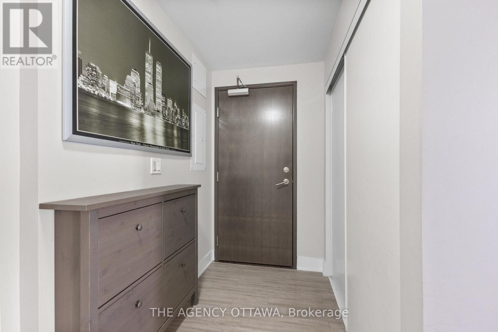 406 - 118 Holmwood Avenue, Ottawa, Ontario  K1S 5J5 - Photo 8 - X12497052