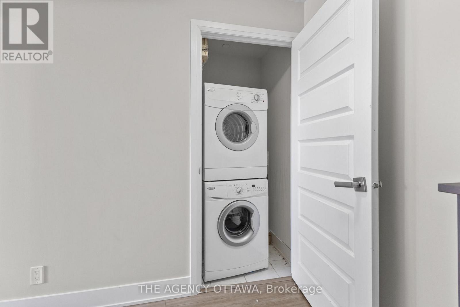 406 - 118 Holmwood Avenue, Ottawa, Ontario  K1S 5J5 - Photo 9 - X12497052