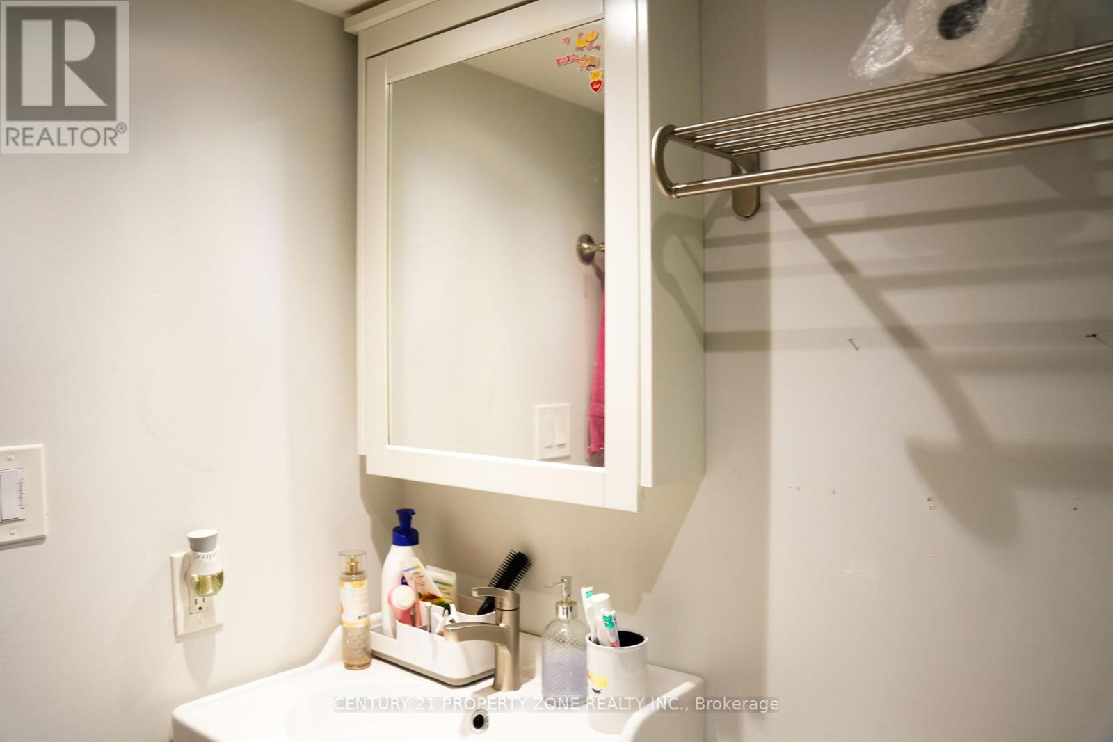 116 Elliot Street, Brampton, Ontario  L6Y 1W4 - Photo 17 - W12529774