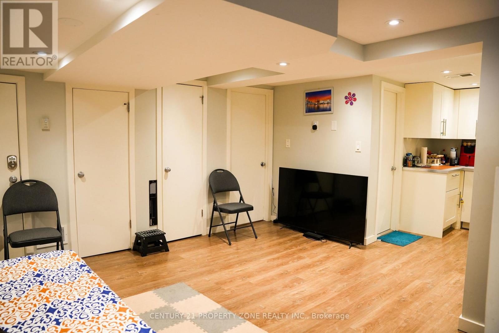 116 Elliot Street, Brampton, Ontario  L6Y 1W4 - Photo 8 - W12529774