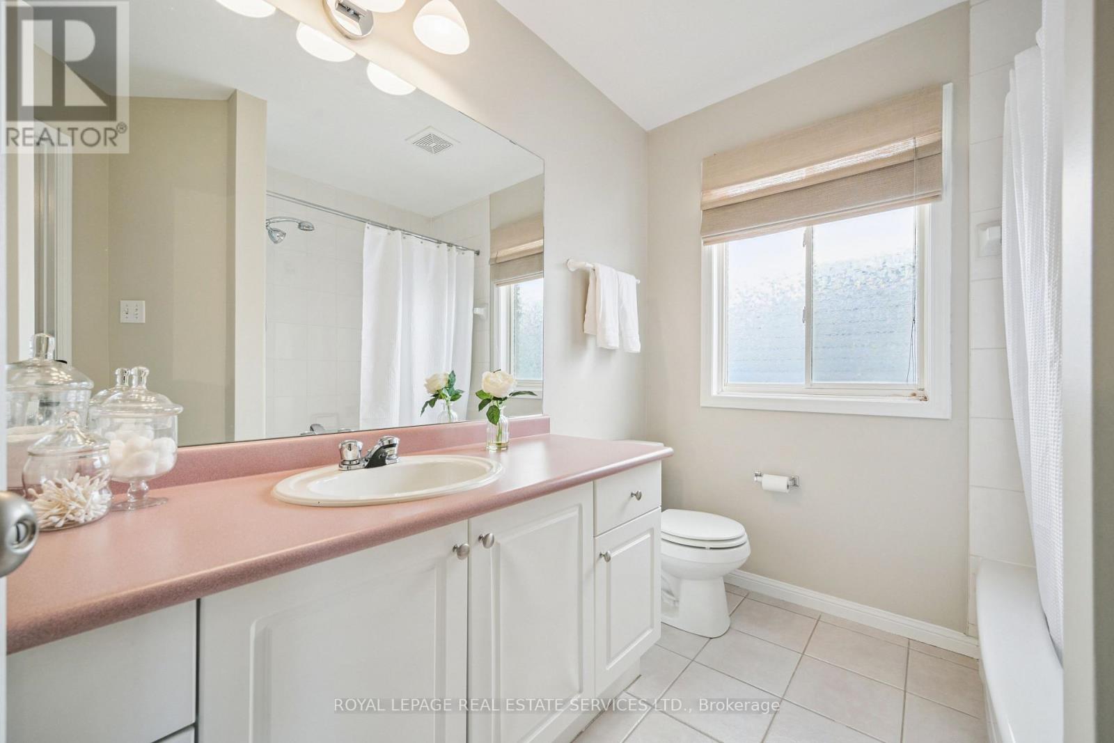 5025 Marjan Lane, Burlington, Ontario  L7L 6H9 - Photo 20 - W12562788