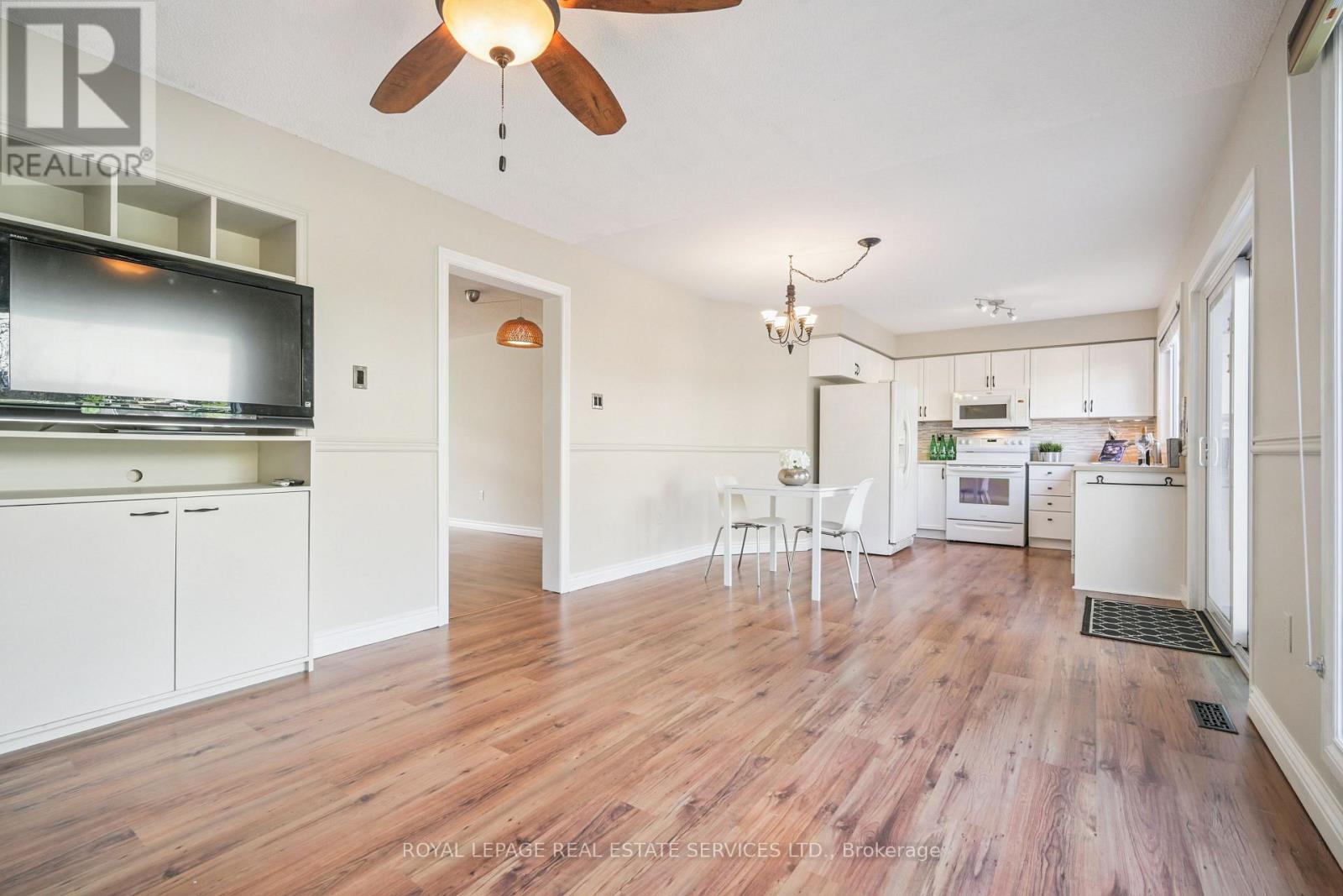 5025 Marjan Lane, Burlington, Ontario  L7L 6H9 - Photo 14 - W12562788