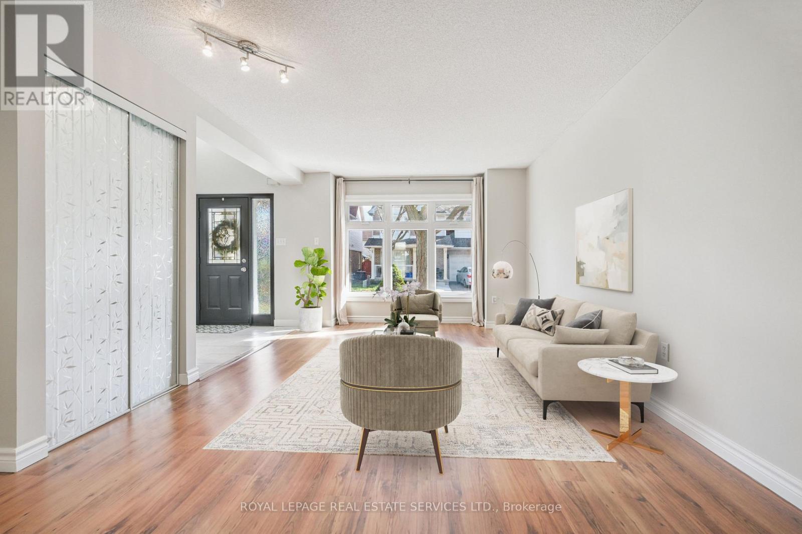 5025 Marjan Lane, Burlington, Ontario  L7L 6H9 - Photo 5 - W12562788