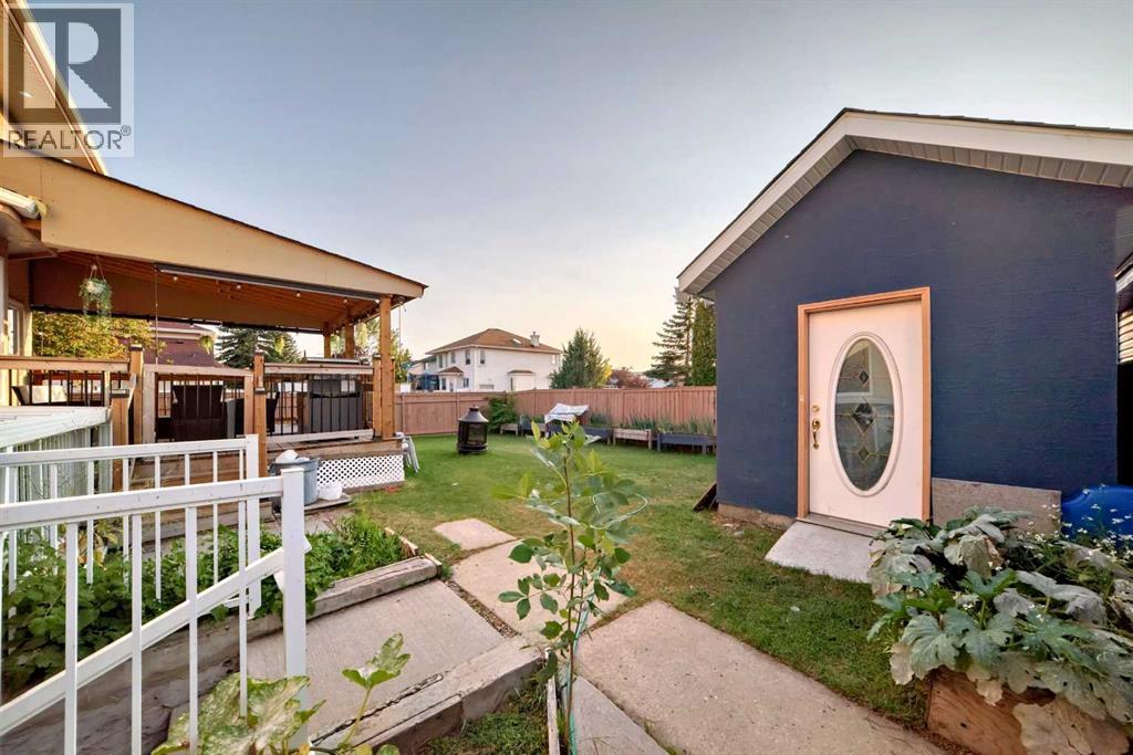 204 Coral Keys Green Ne, Calgary, Alberta  T3J 3K6 - Photo 29 - A2266309