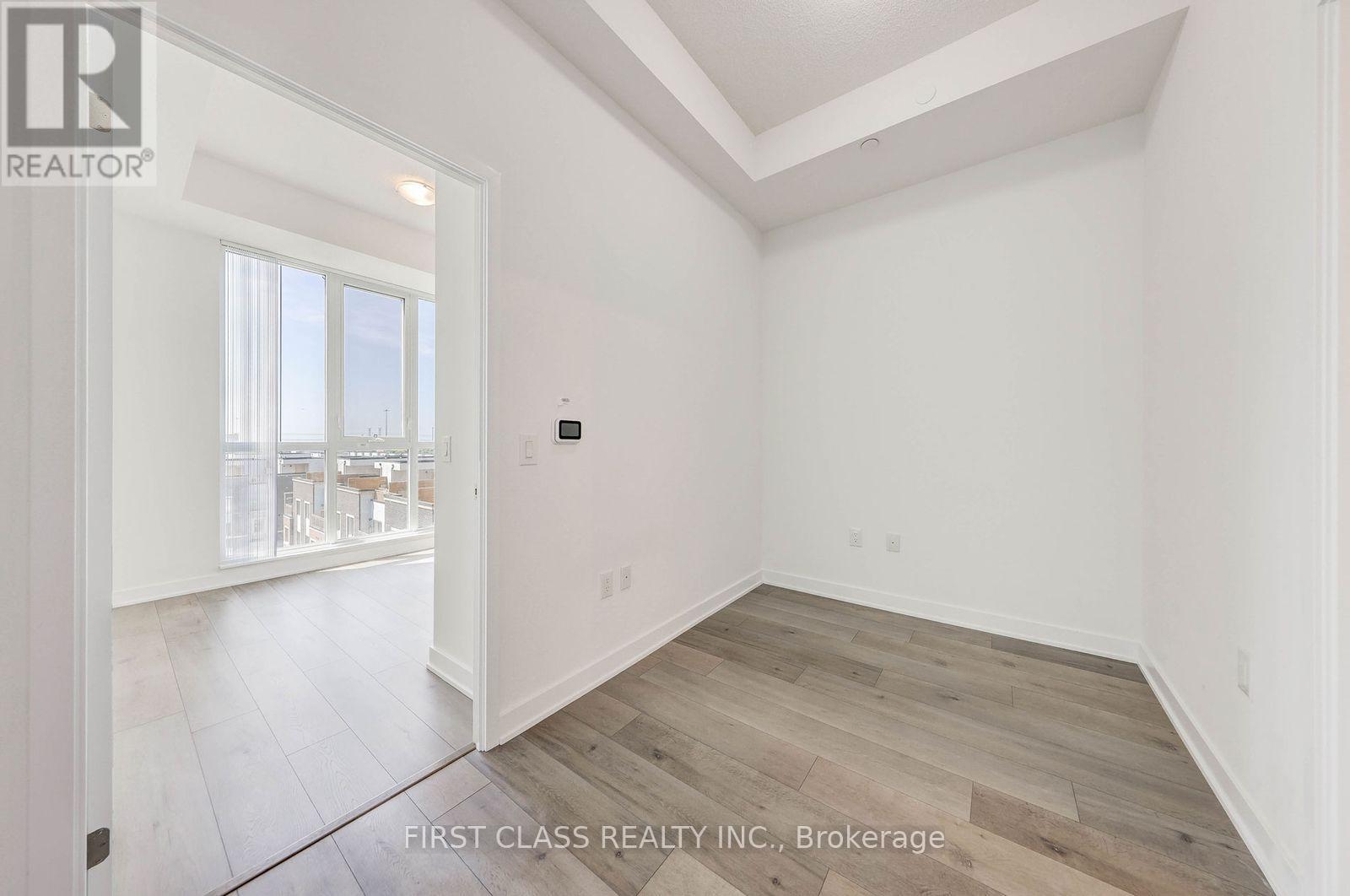 506 - 10 Honeycrisp Crescent, Vaughan, Ontario  L4K 5C3 - Photo 9 - N12572320