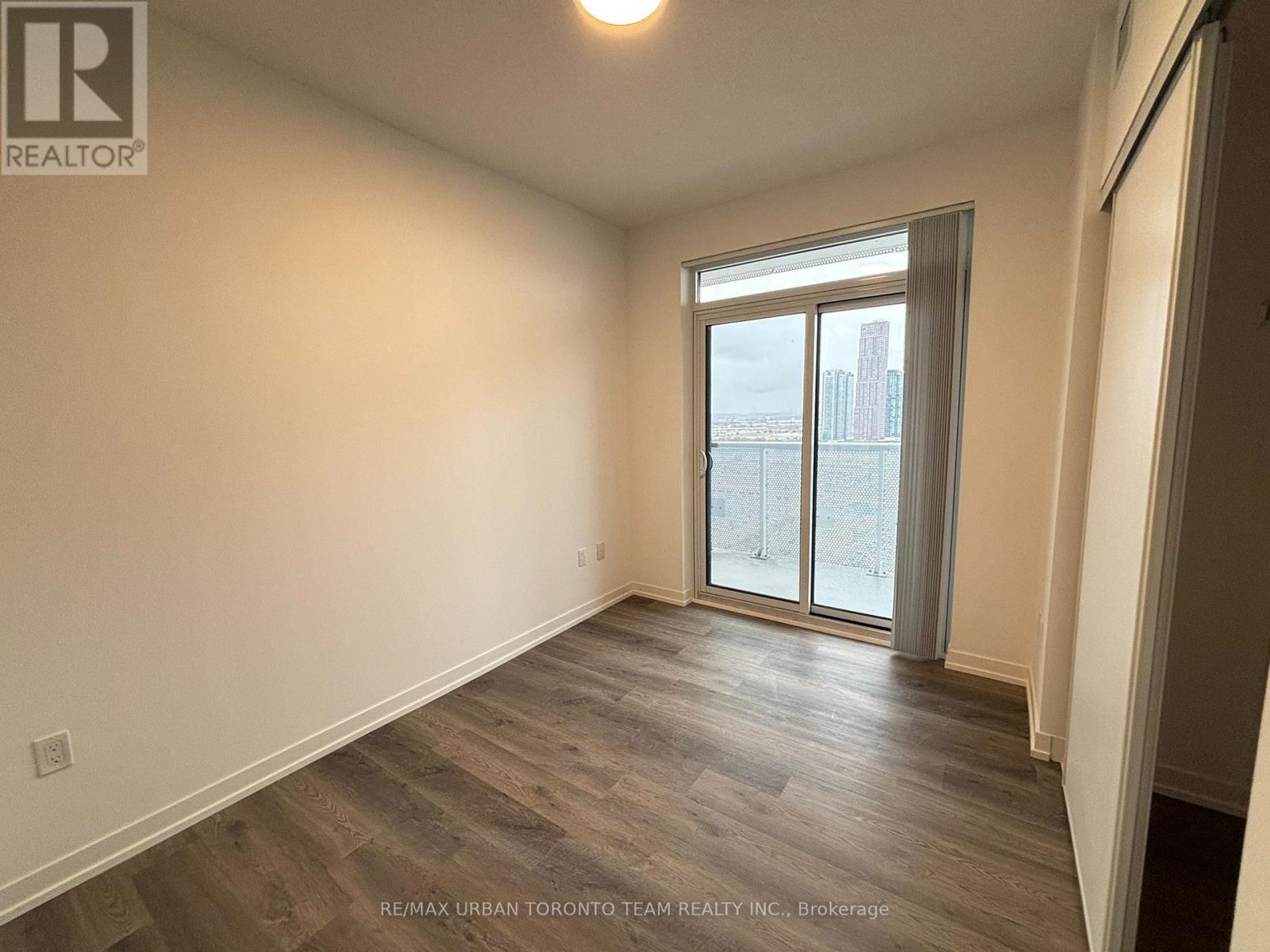 2309 - 8 Interchange Way, Vaughan, Ontario  L4K 5Z7 - Photo 10 - N12572342