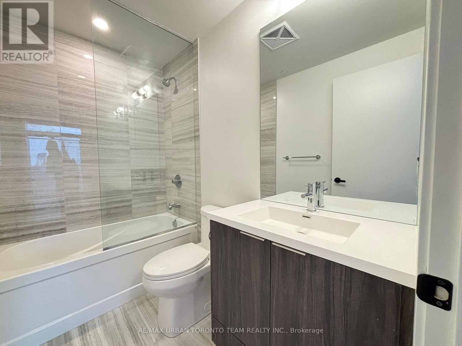 2309 - 8 Interchange Way, Vaughan, Ontario  L4K 5Z7 - Photo 11 - N12572342