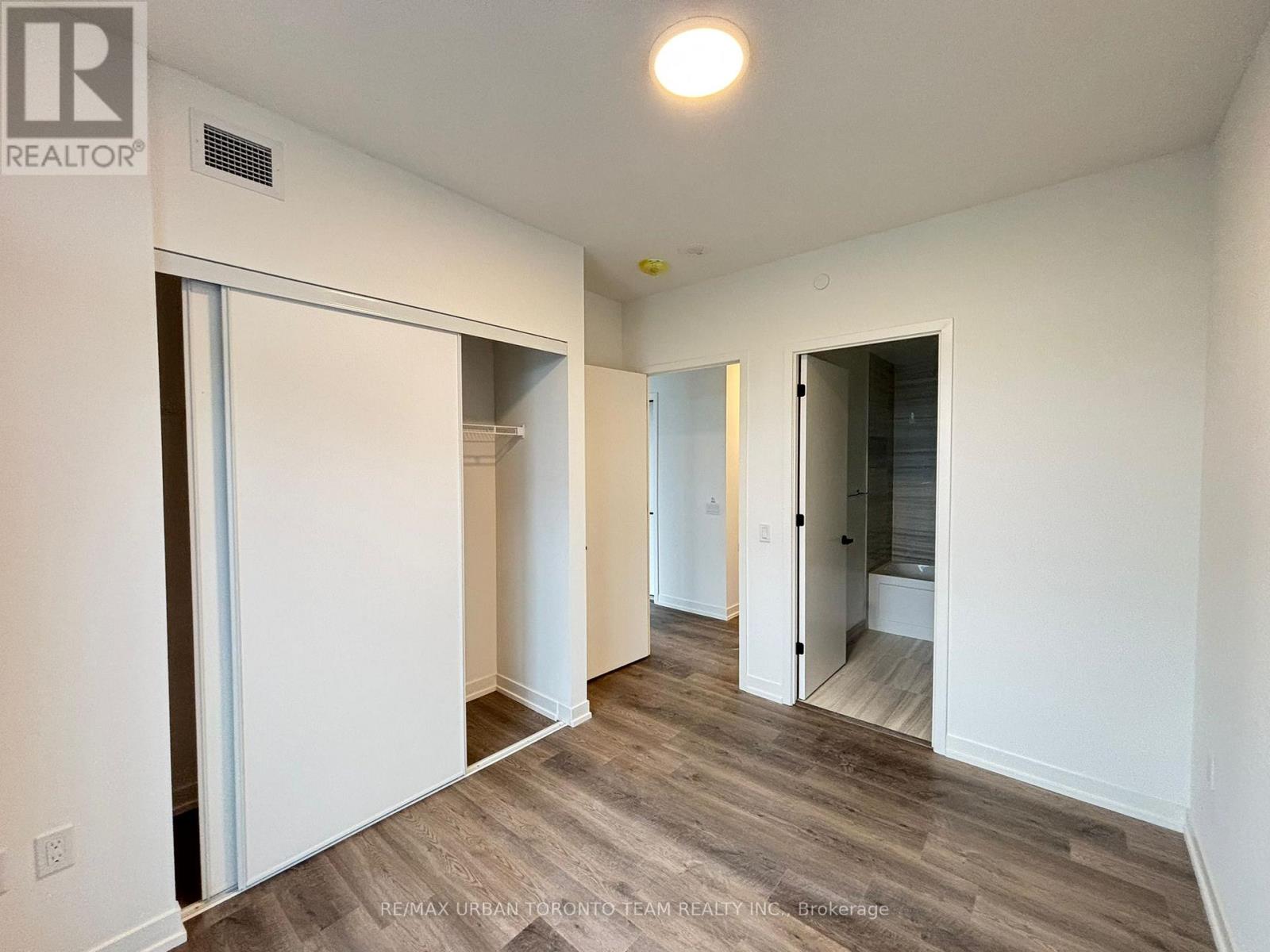 2309 - 8 Interchange Way, Vaughan, Ontario  L4K 5Z7 - Photo 13 - N12572342