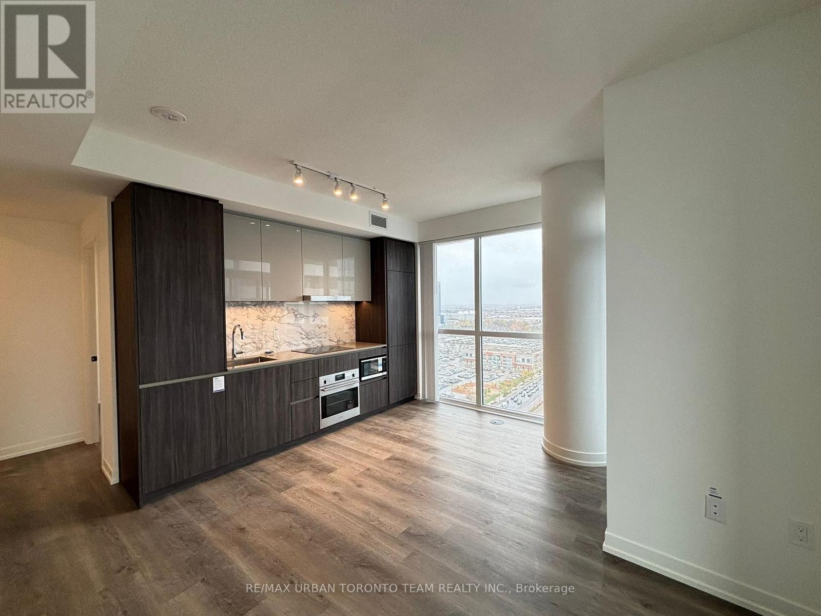 2309 - 8 Interchange Way, Vaughan, Ontario  L4K 5Z7 - Photo 5 - N12572342