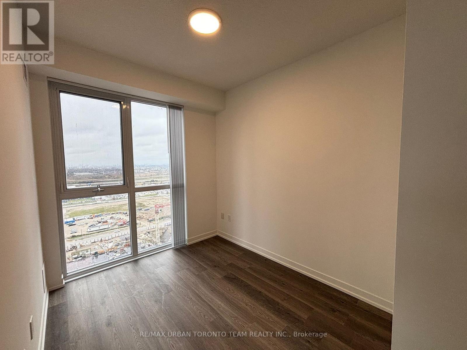 2309 - 8 Interchange Way, Vaughan, Ontario  L4K 5Z7 - Photo 6 - N12572342