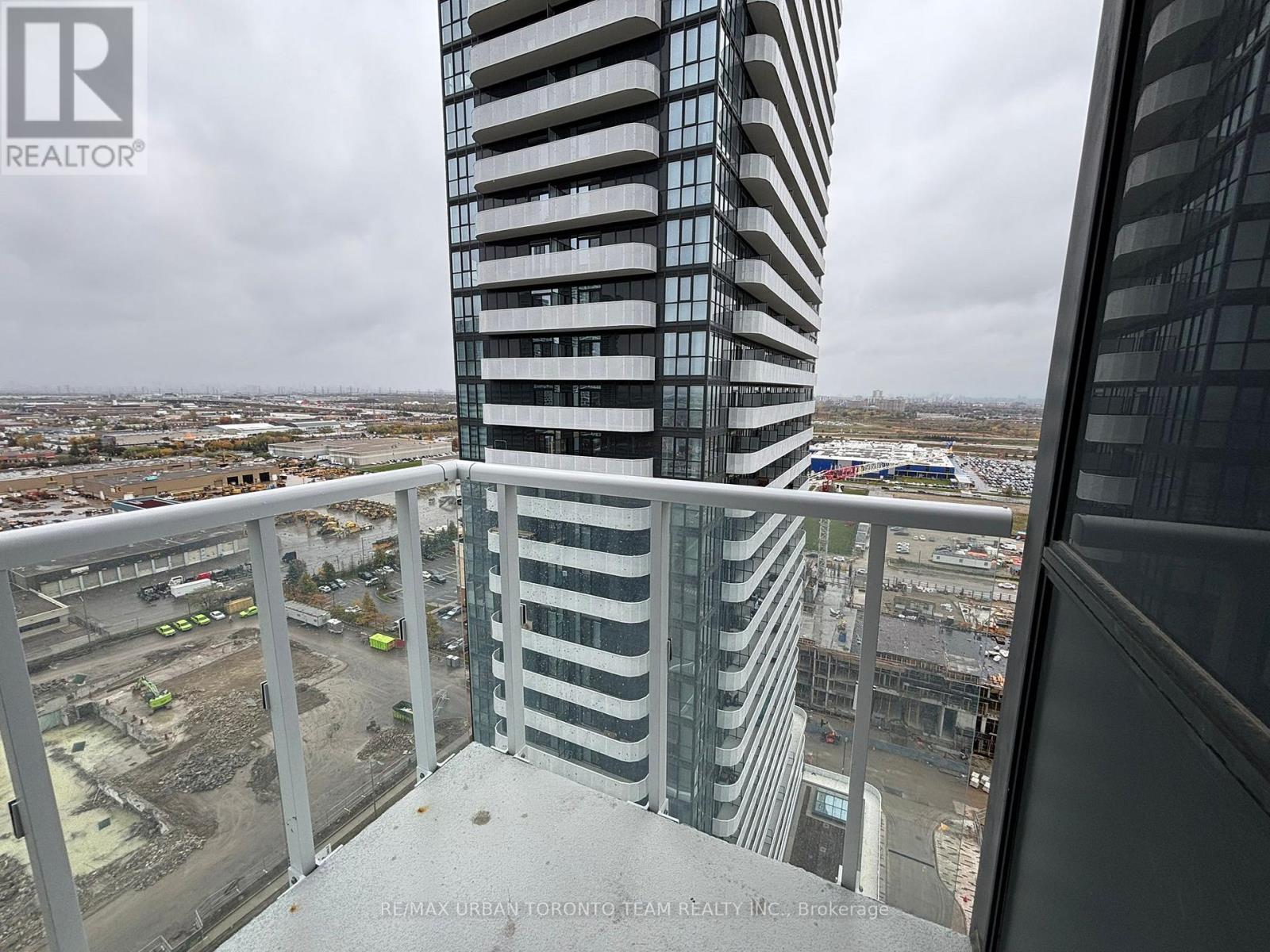 2309 - 8 Interchange Way, Vaughan, Ontario  L4K 5Z7 - Photo 8 - N12572342