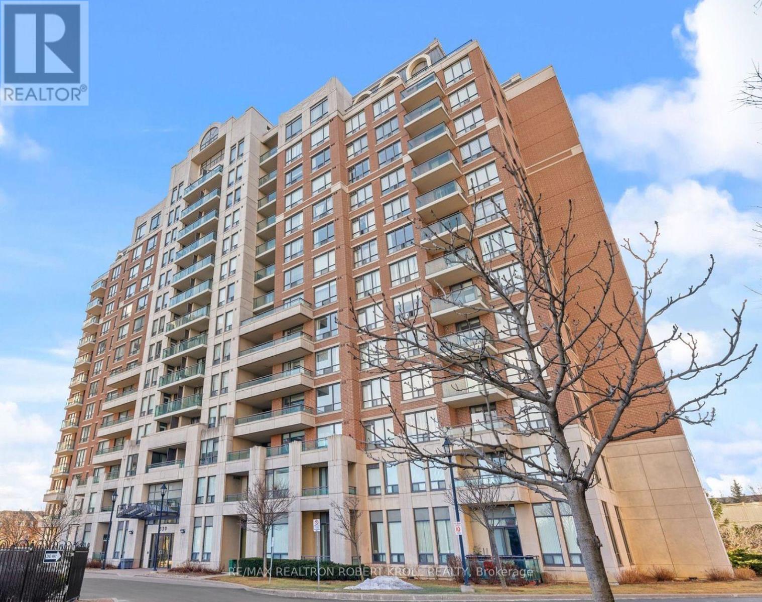 906 - 330 Red Maple Road, Richmond Hill, Ontario  L4C 0T6 - Photo 2 - N12572374