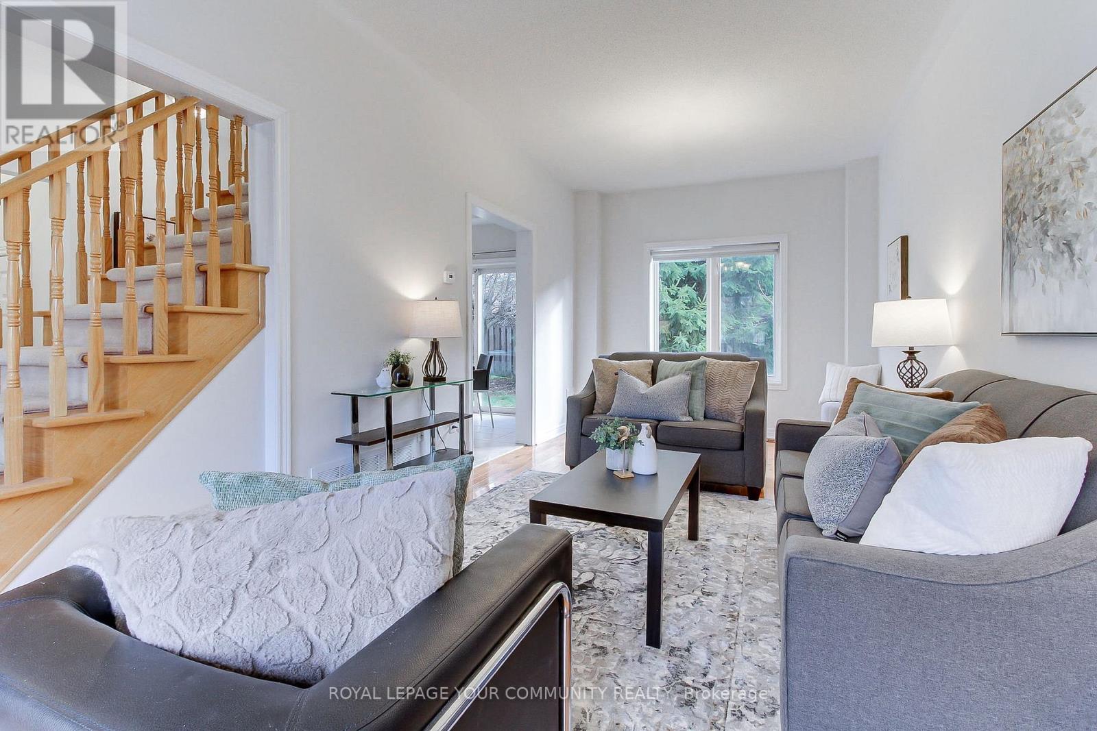 19 Chippingwood Manor, Aurora, Ontario  L4G 7R4 - Photo 13 - N12572382