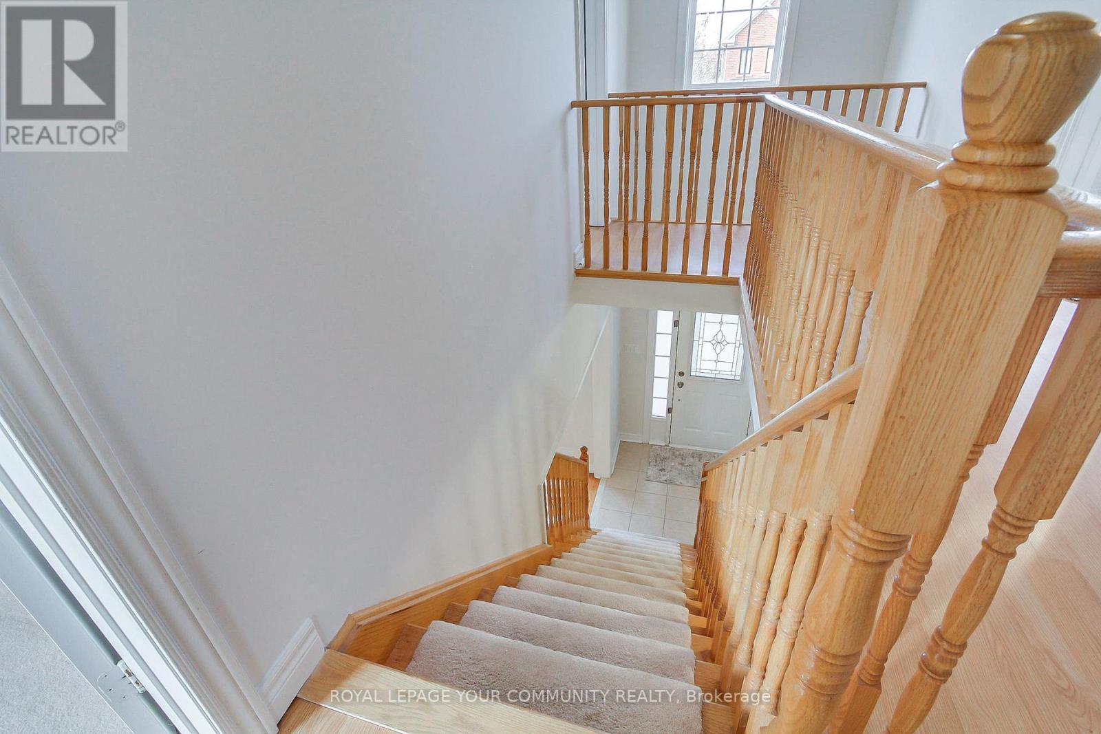 19 Chippingwood Manor, Aurora, Ontario  L4G 7R4 - Photo 15 - N12572382