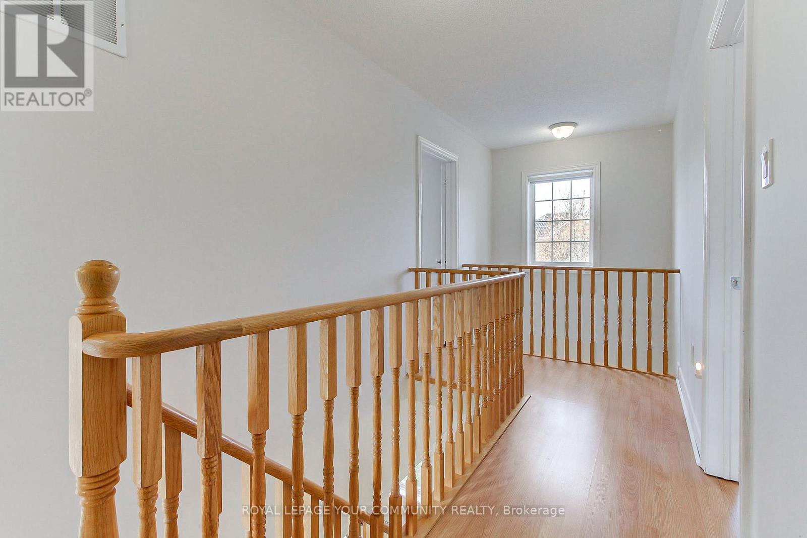 19 Chippingwood Manor, Aurora, Ontario  L4G 7R4 - Photo 16 - N12572382