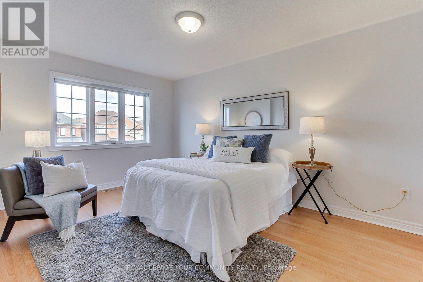 19 Chippingwood Manor, Aurora, Ontario  L4G 7R4 - Photo 17 - N12572382