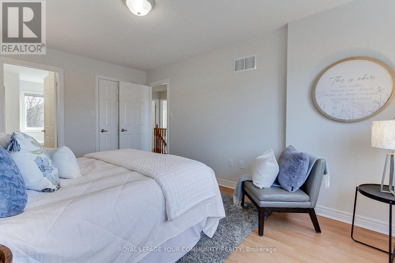 19 Chippingwood Manor, Aurora, Ontario  L4G 7R4 - Photo 18 - N12572382