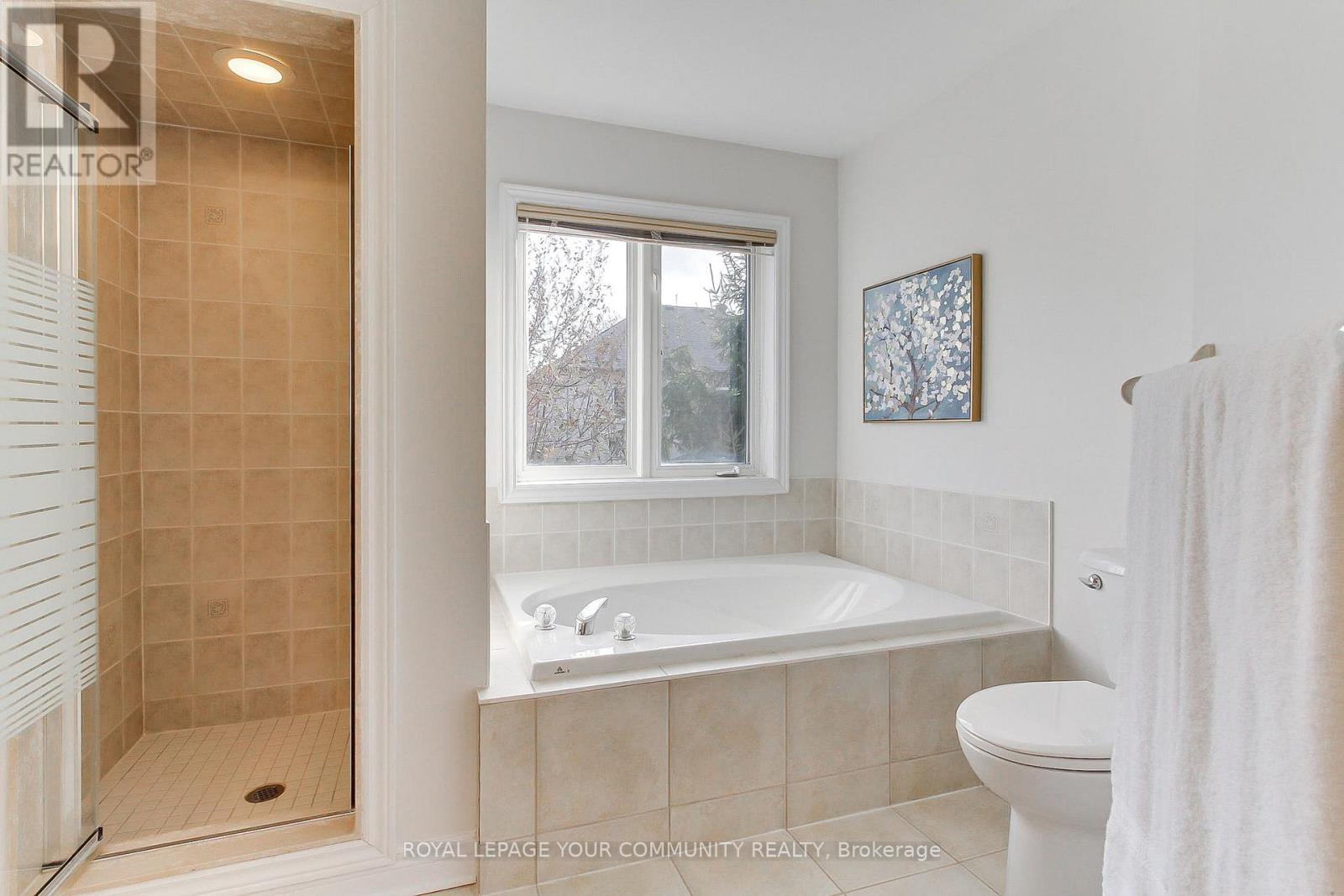 19 Chippingwood Manor, Aurora, Ontario  L4G 7R4 - Photo 20 - N12572382