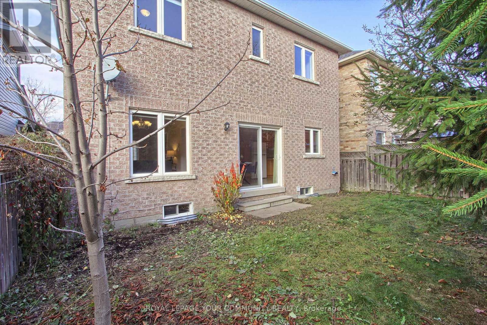 19 Chippingwood Manor, Aurora, Ontario  L4G 7R4 - Photo 27 - N12572382