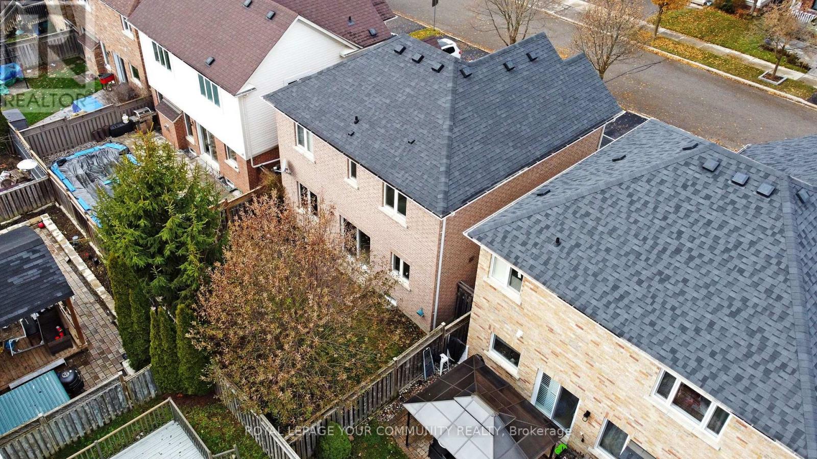 19 Chippingwood Manor, Aurora, Ontario  L4G 7R4 - Photo 32 - N12572382