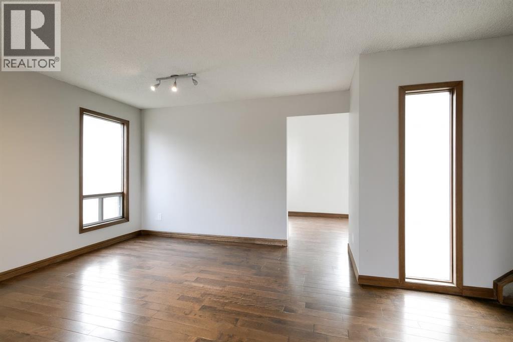 278 Shawnessy Drive Sw, Calgary, Alberta  T2Y 1M5 - Photo 4 - A2271710