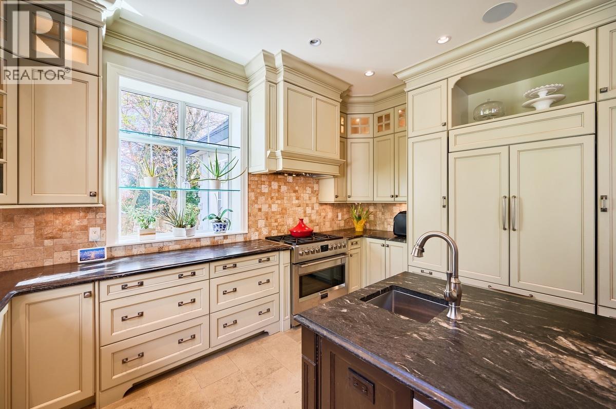 1373 Glenbrook Street, Coquitlam, British Columbia  V3E 3G8 - Photo 5 - R3069544