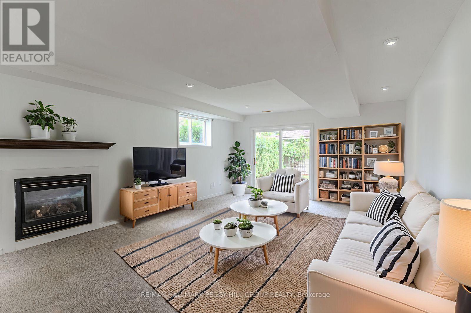 51 Golden Eagle Way, Barrie (Little Lake), Ontario  L4M 6P8 - Photo 12 - S12572328