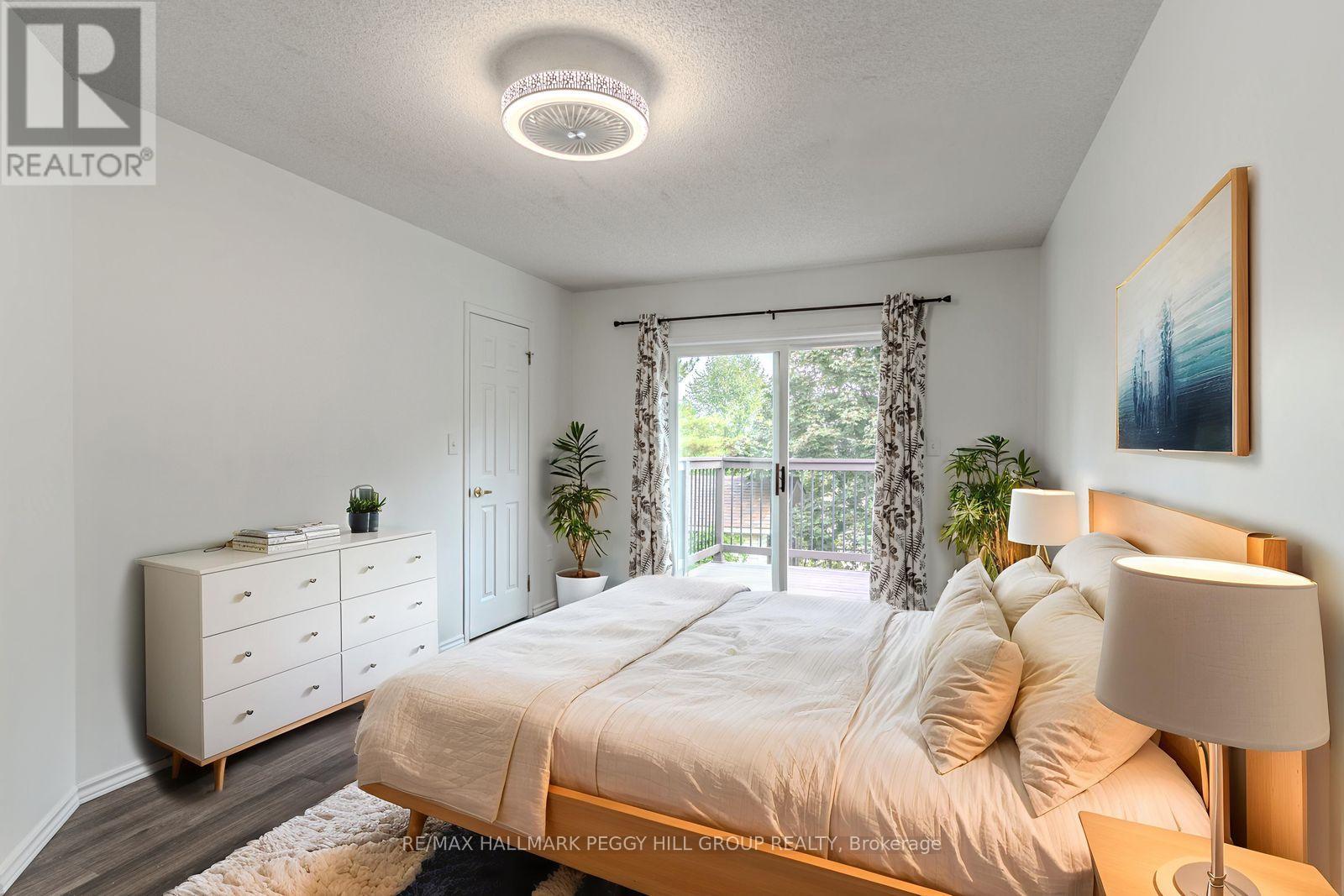 51 Golden Eagle Way, Barrie (Little Lake), Ontario  L4M 6P8 - Photo 7 - S12572328