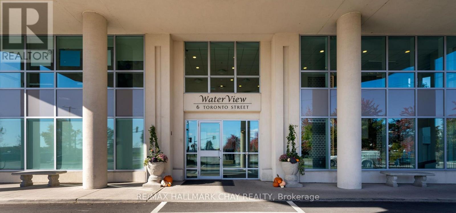 1205 - 6 Toronto Street, Barrie (City Centre), Ontario L4N 9R2 - Photo 3 - S12572384