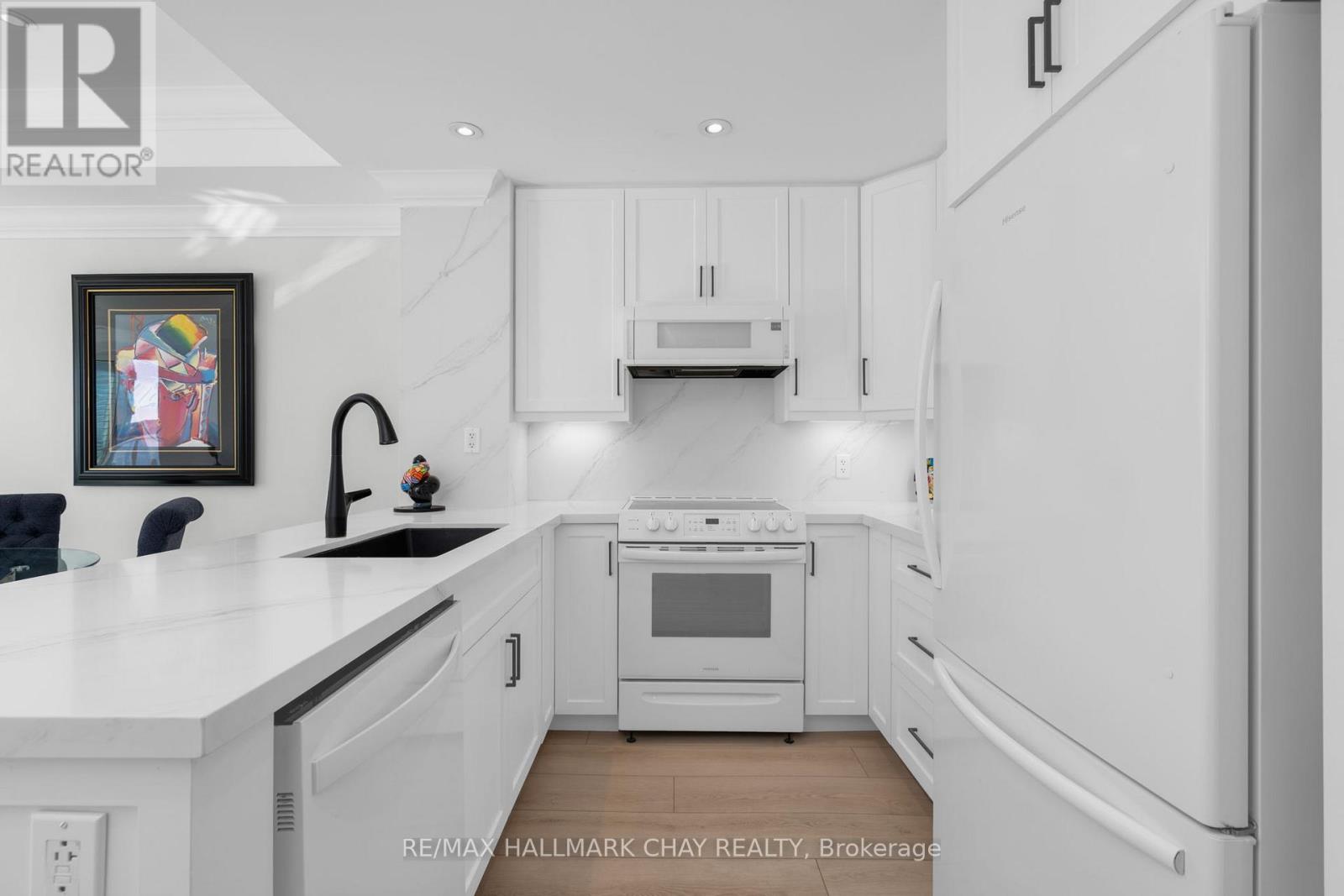 1205 - 6 Toronto Street, Barrie (City Centre), Ontario L4N 9R2 - Photo 8 - S12572384