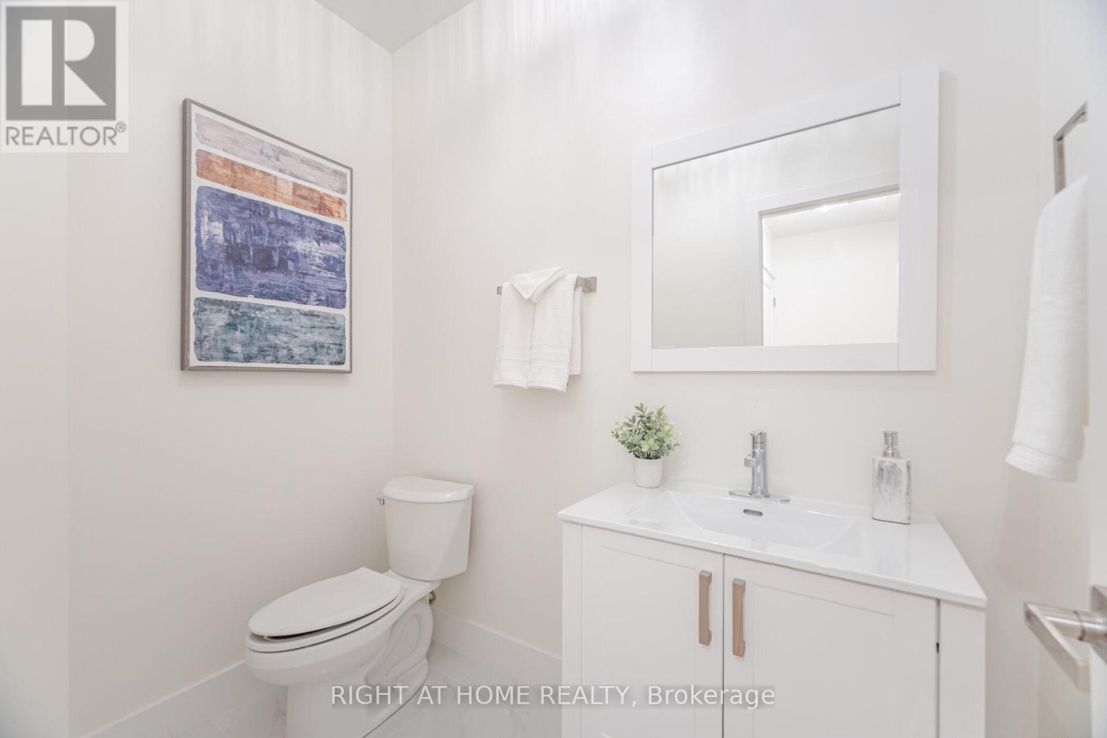 514 Huntington Ridge Drive, Mississauga, Ontario  L5R 2X7 - Photo 20 - W12572296