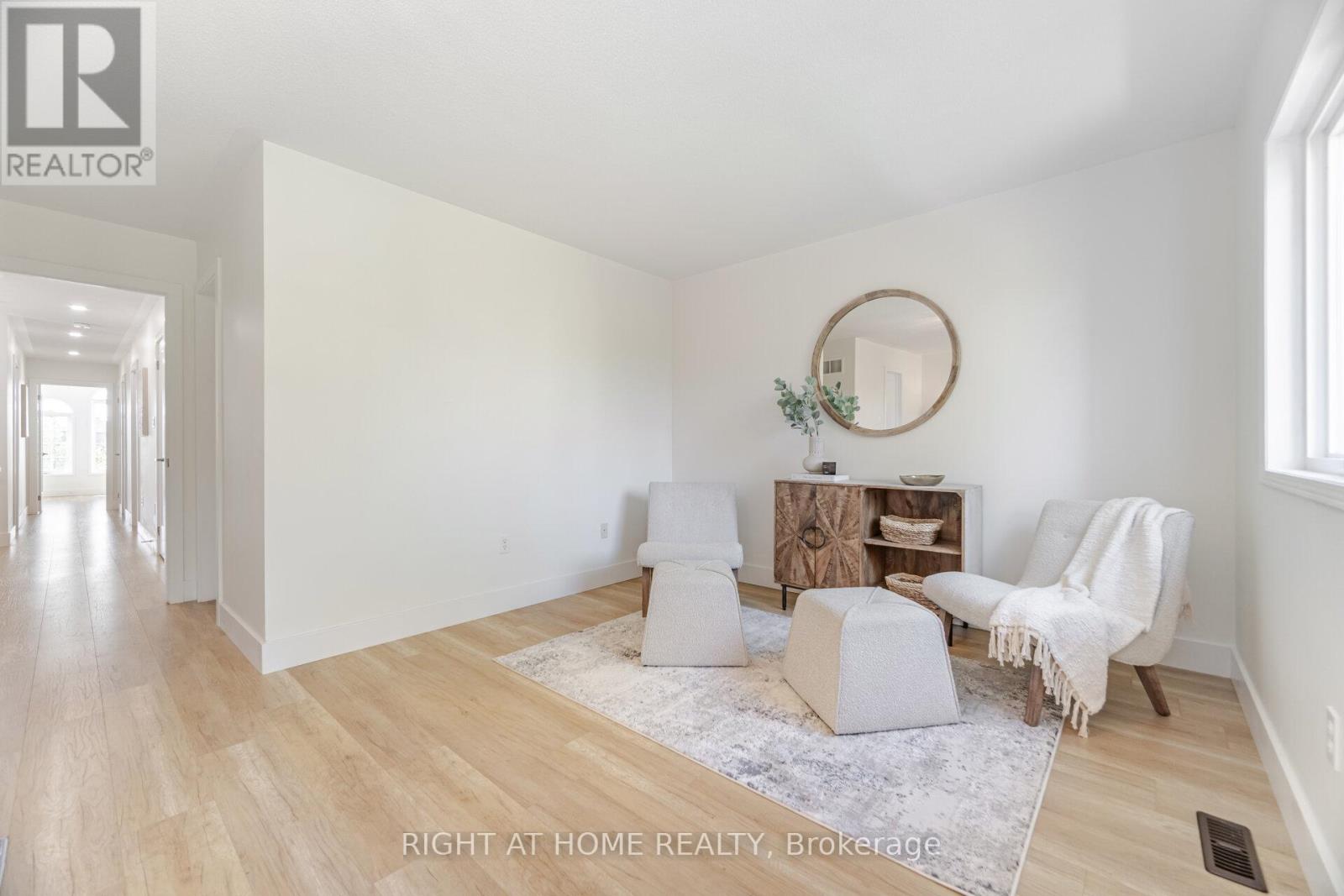 514 Huntington Ridge Drive, Mississauga, Ontario  L5R 2X7 - Photo 25 - W12572296