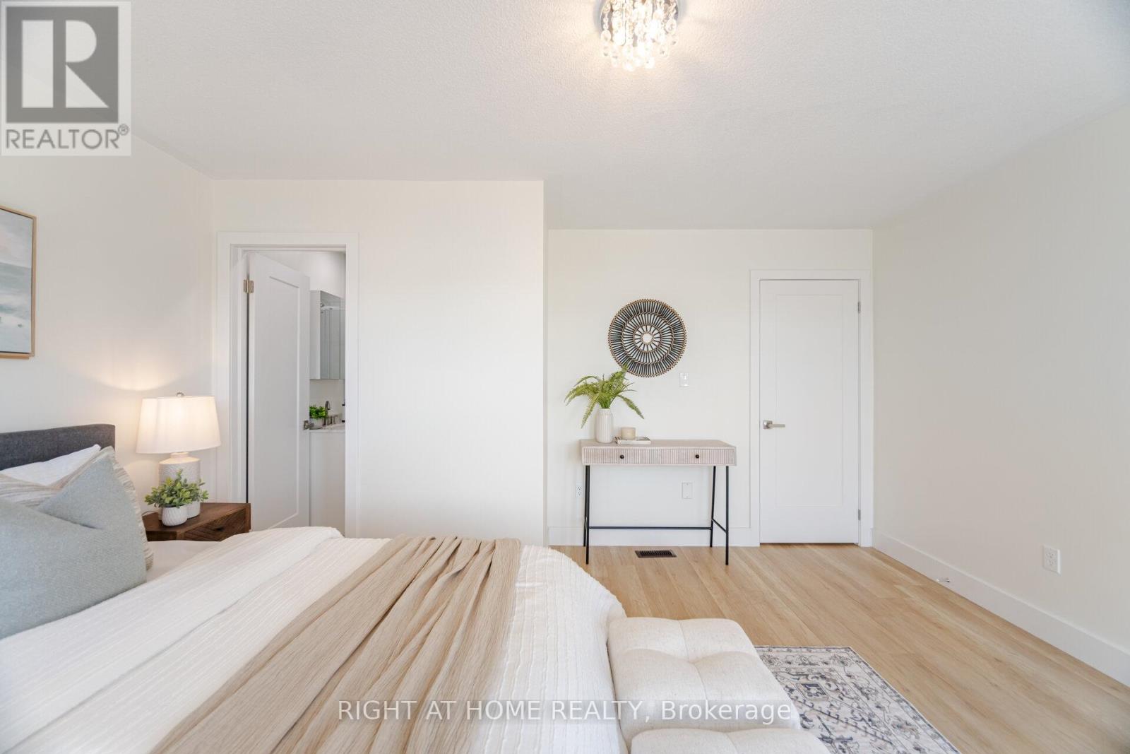 514 Huntington Ridge Drive, Mississauga, Ontario  L5R 2X7 - Photo 34 - W12572296