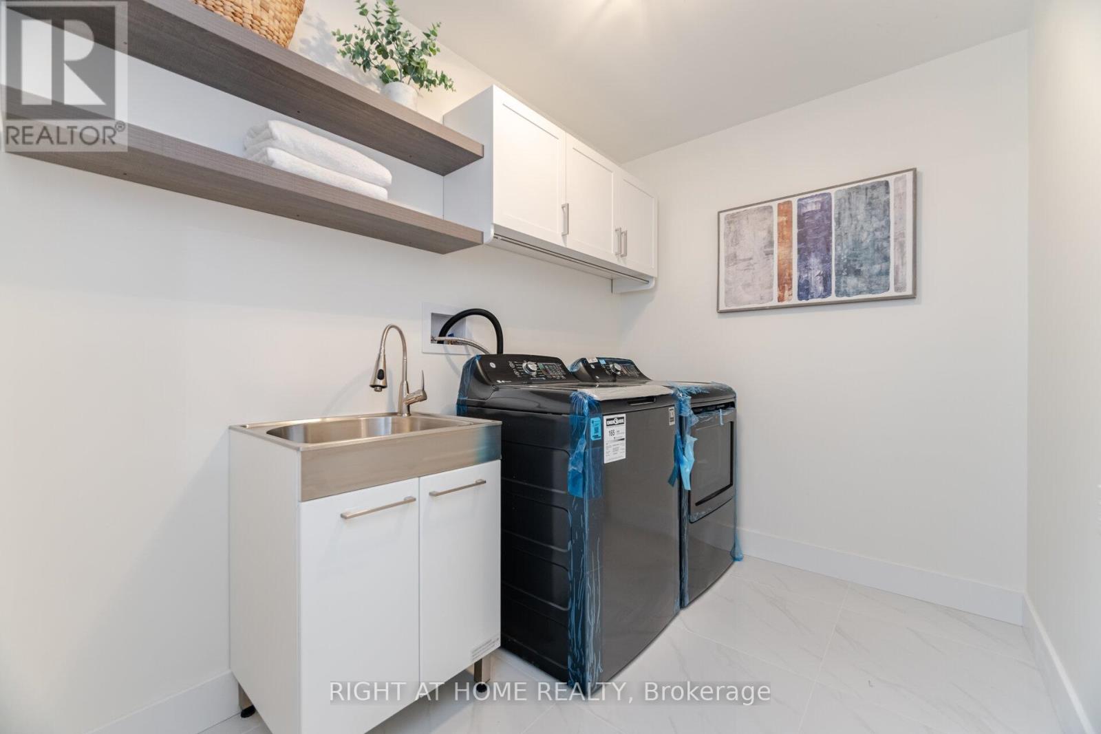 514 Huntington Ridge Drive, Mississauga, Ontario  L5R 2X7 - Photo 40 - W12572296