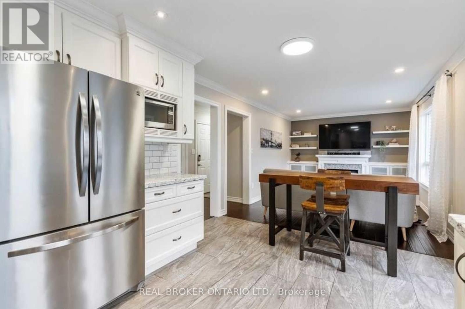 2369 Proudfoot Trail, Oakville, Ontario  L6M 4X9 - Photo 10 - W12572312