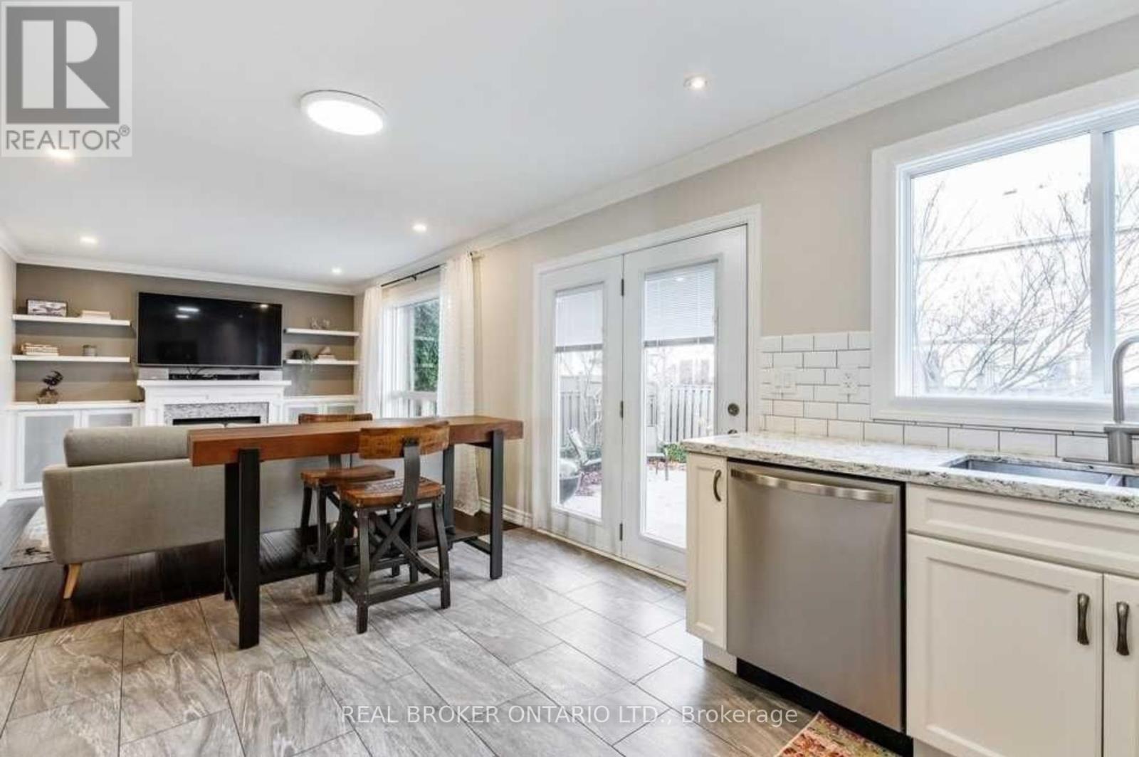 2369 Proudfoot Trail, Oakville, Ontario  L6M 4X9 - Photo 11 - W12572312