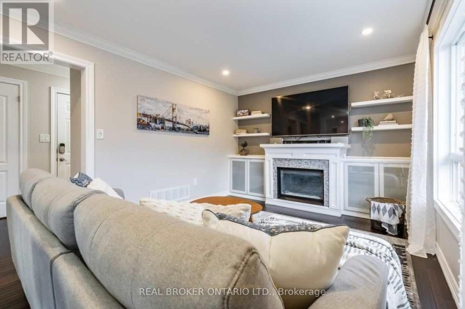 2369 Proudfoot Trail, Oakville, Ontario  L6M 4X9 - Photo 14 - W12572312