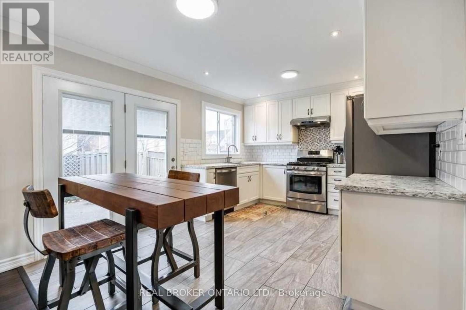 2369 Proudfoot Trail, Oakville, Ontario  L6M 4X9 - Photo 18 - W12572312