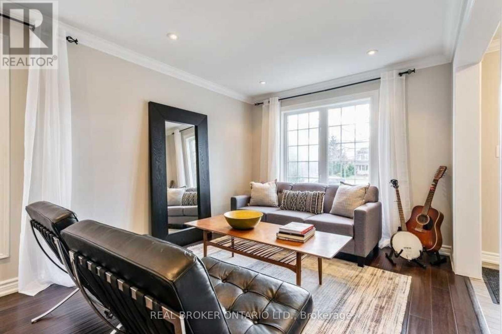 2369 Proudfoot Trail, Oakville, Ontario  L6M 4X9 - Photo 2 - W12572312