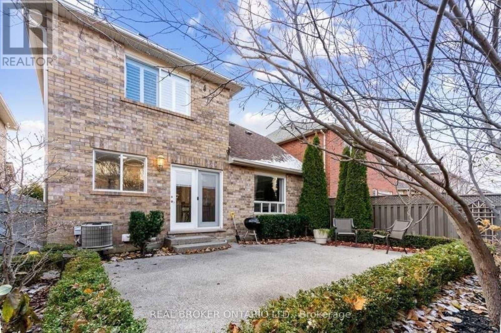 2369 Proudfoot Trail, Oakville, Ontario  L6M 4X9 - Photo 38 - W12572312