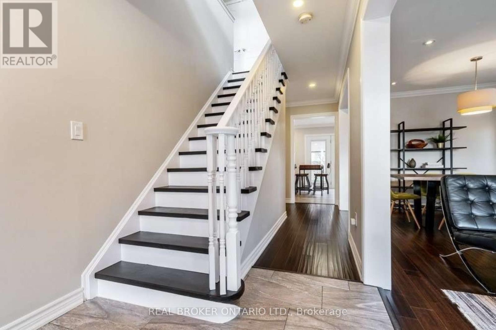 2369 Proudfoot Trail, Oakville, Ontario  L6M 4X9 - Photo 6 - W12572312