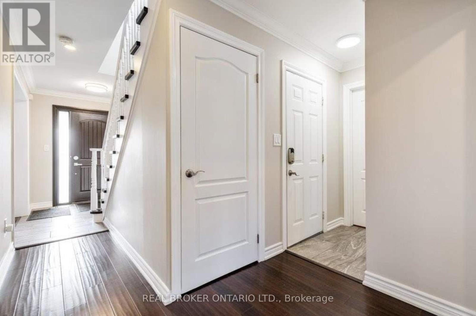 2369 Proudfoot Trail, Oakville, Ontario  L6M 4X9 - Photo 9 - W12572312