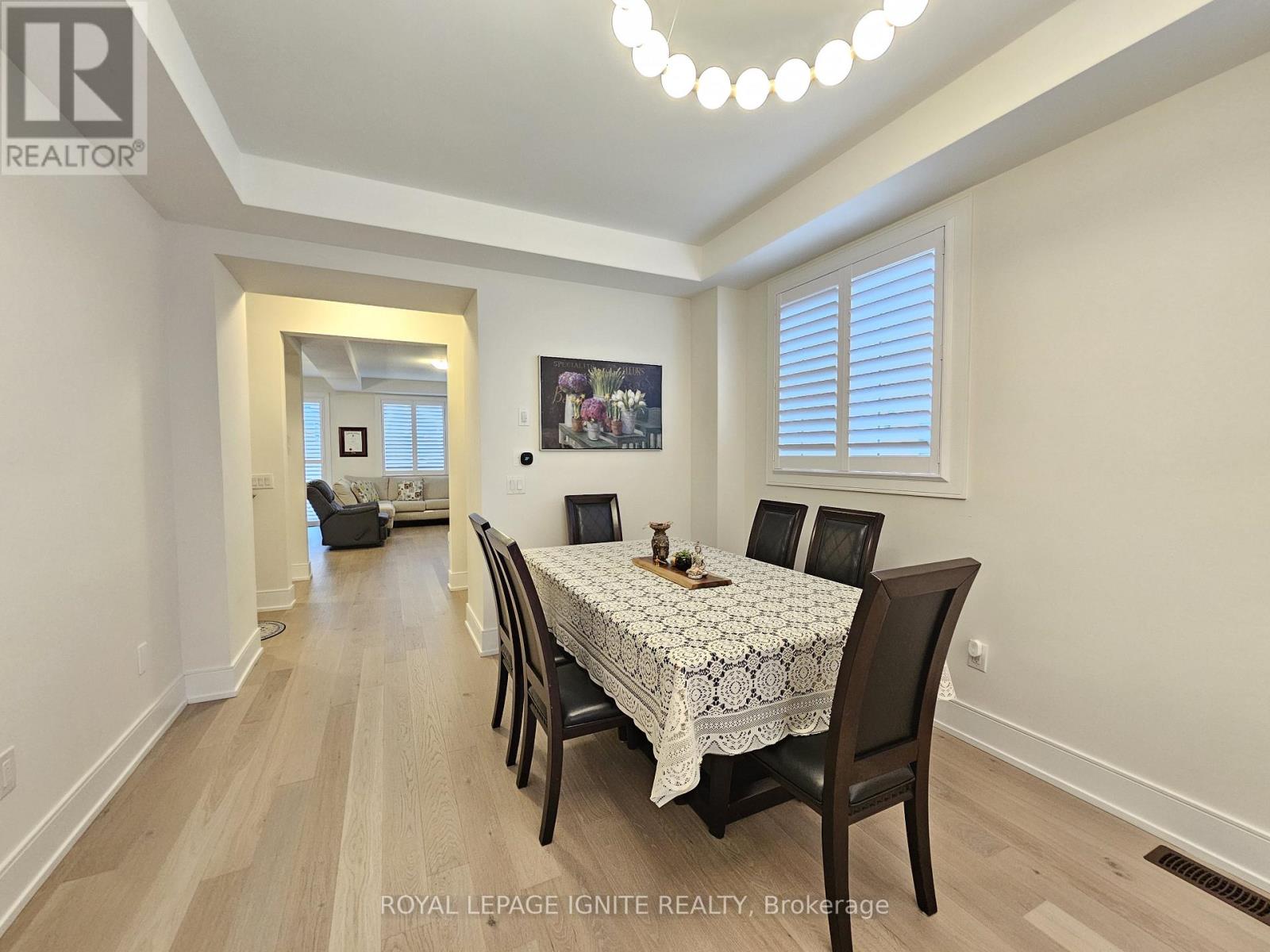 48 Duxbury Road, Brampton, Ontario  L6R 4E3 - Photo 4 - W12572318