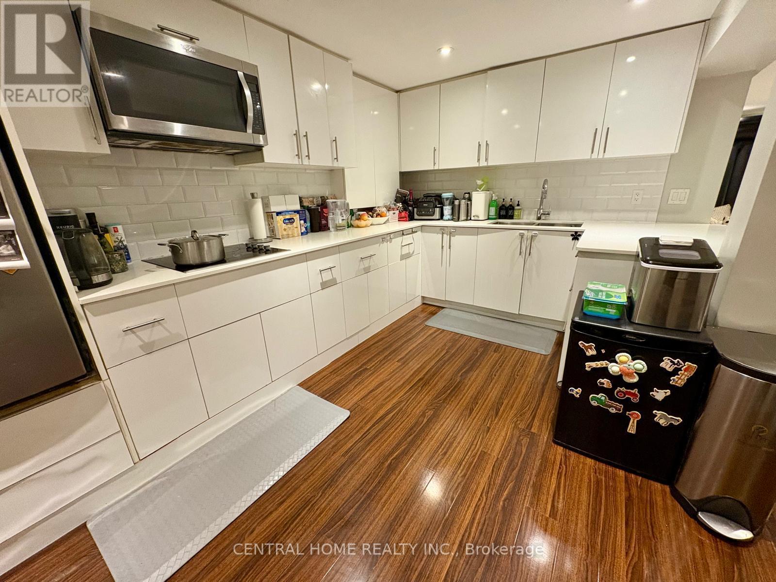 Bsmt - 912 Royal York Road, Toronto, Ontario  M8Y 2V7 - Photo 5 - W12572330