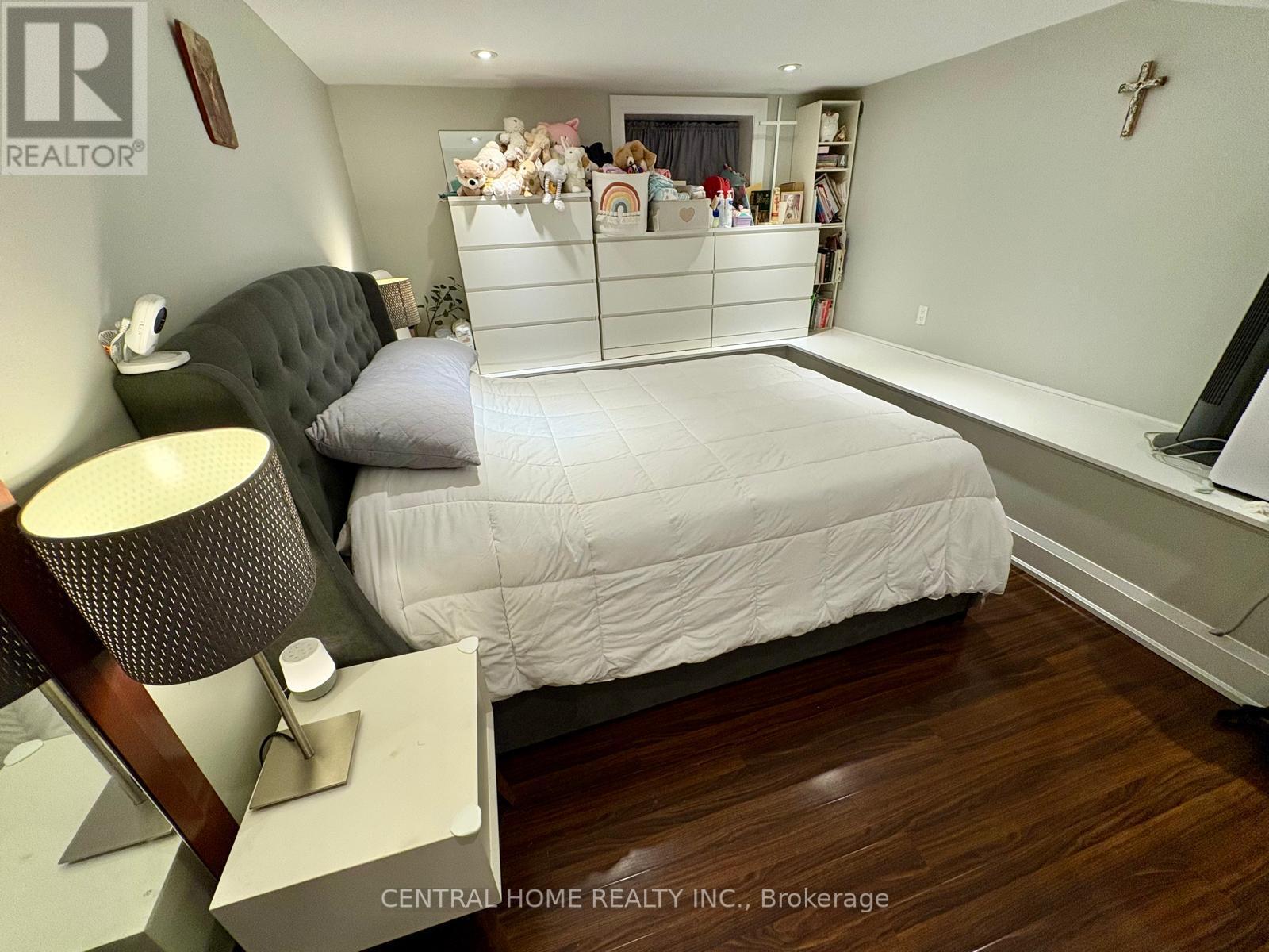 Bsmt - 912 Royal York Road, Toronto, Ontario  M8Y 2V7 - Photo 6 - W12572330