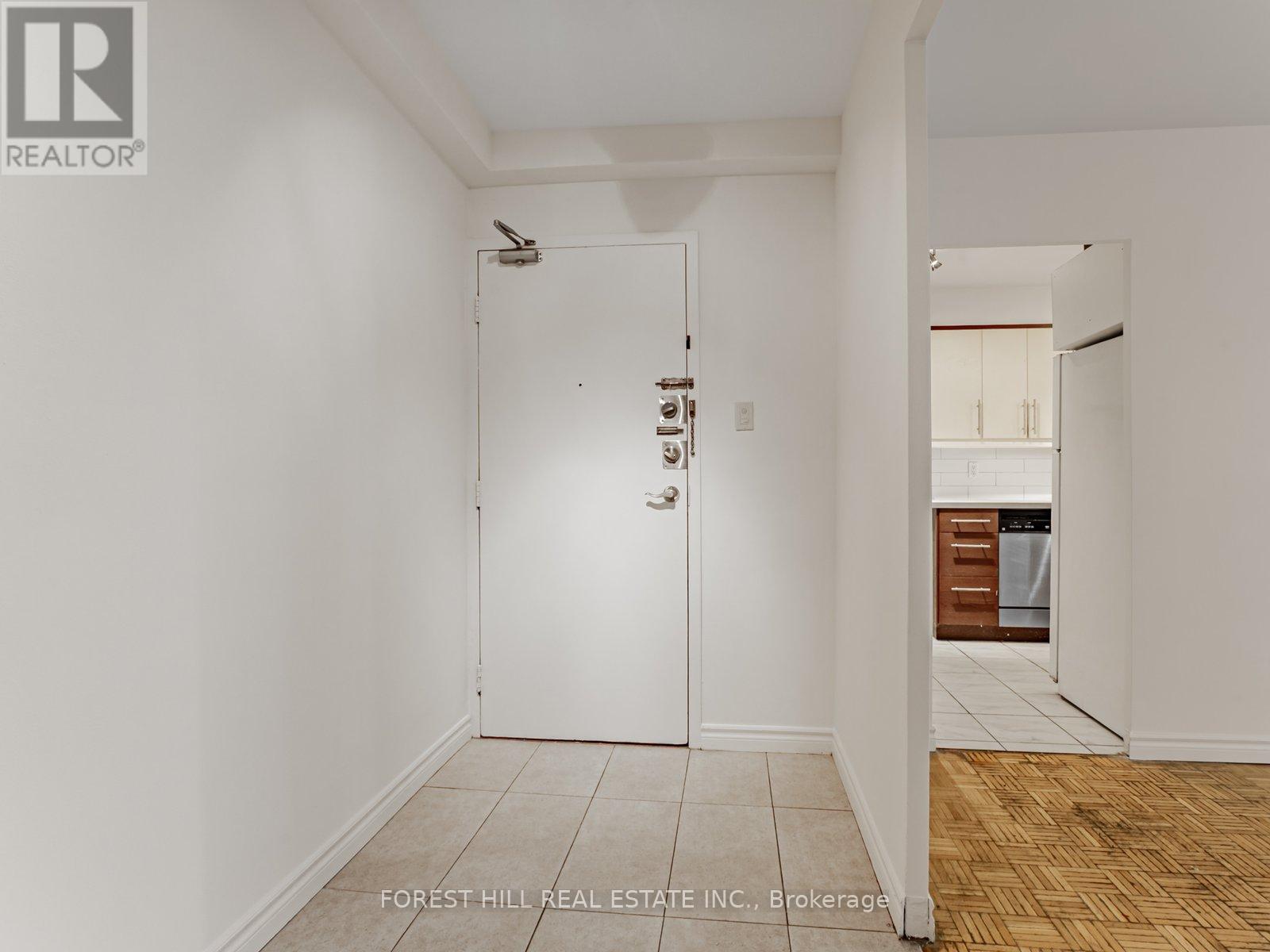 307 - 155 Marlee Avenue, Toronto, Ontario  M6B 4B5 - Photo 5 - W12572364