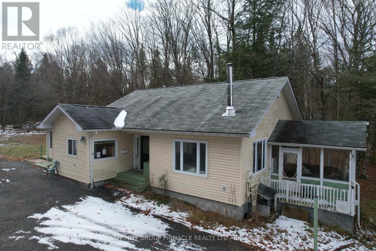 18063 35 Highway, Algonquin Highlands, Ontario  K0M 1S0 - Photo 5 - X12572092