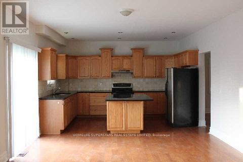 1379 Norenko Court, Mississauga, Ontario  L5V 2M8 - Photo 3 - W12572120